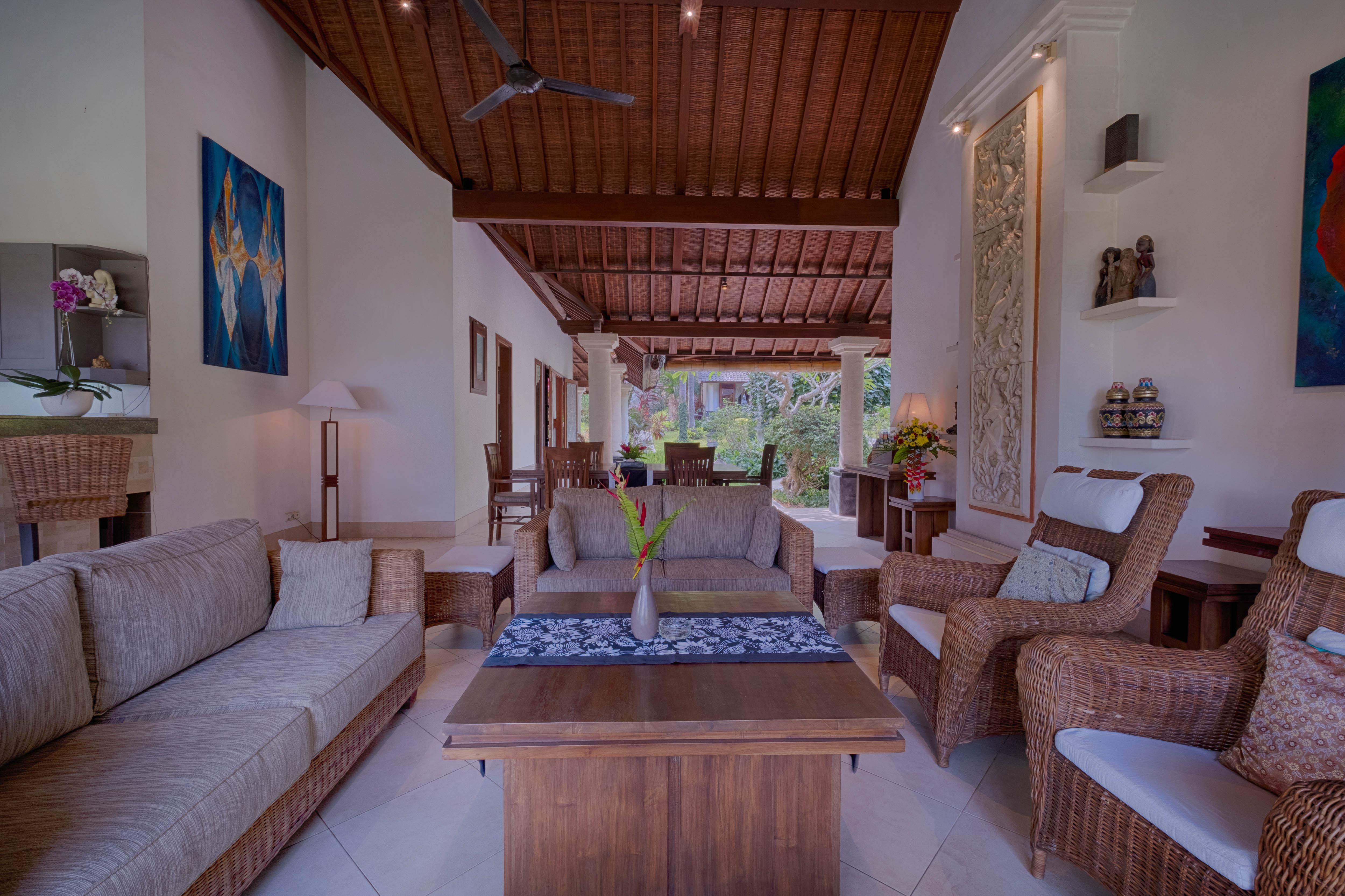 Kutus Kutus Saba Beach Villa Sukawati エクステリア 写真